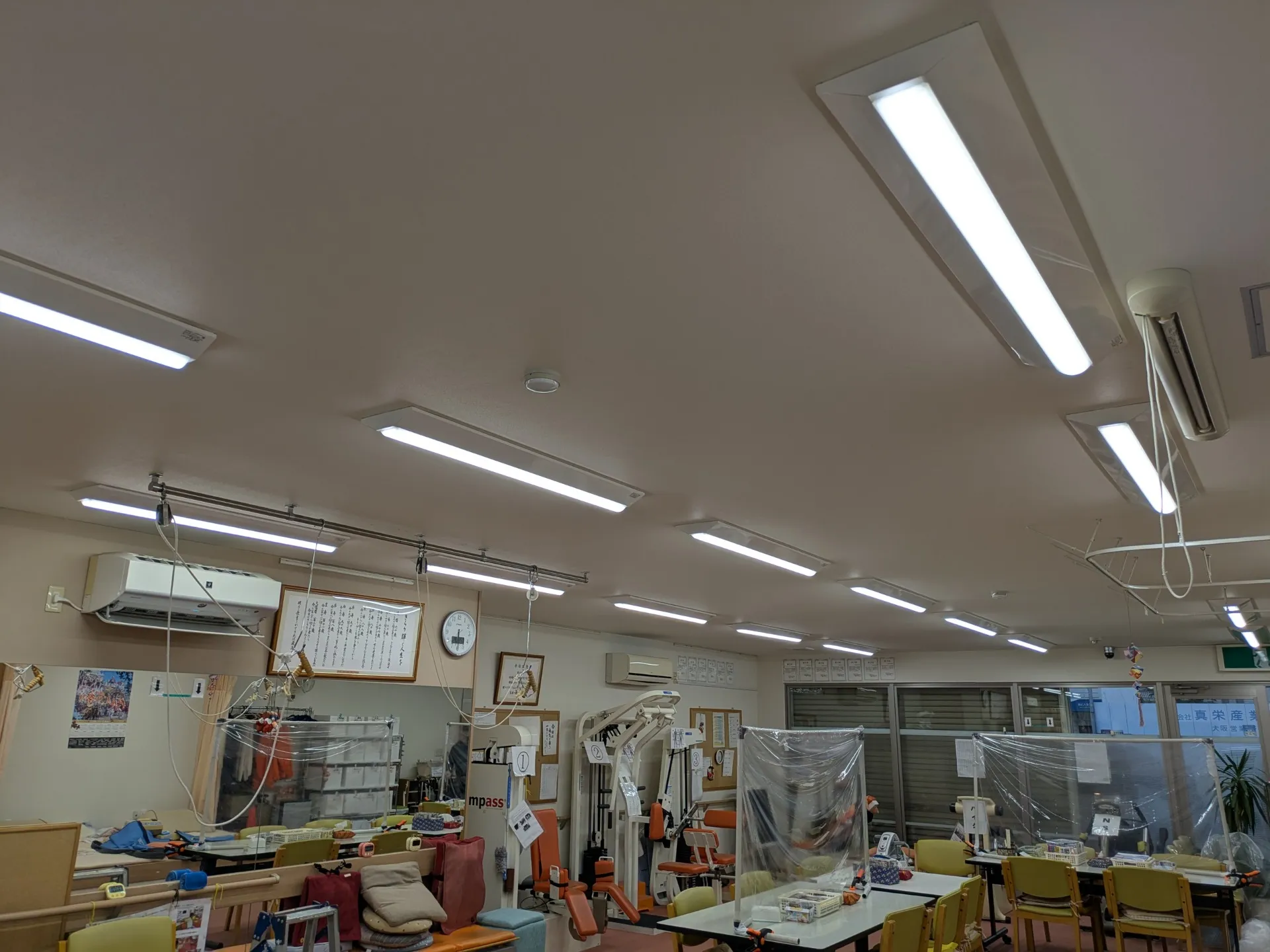 蛍光灯からLED照明への交換工事事例